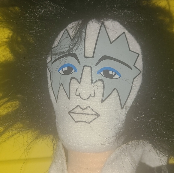 KISS Doll - Picture 13 of 16